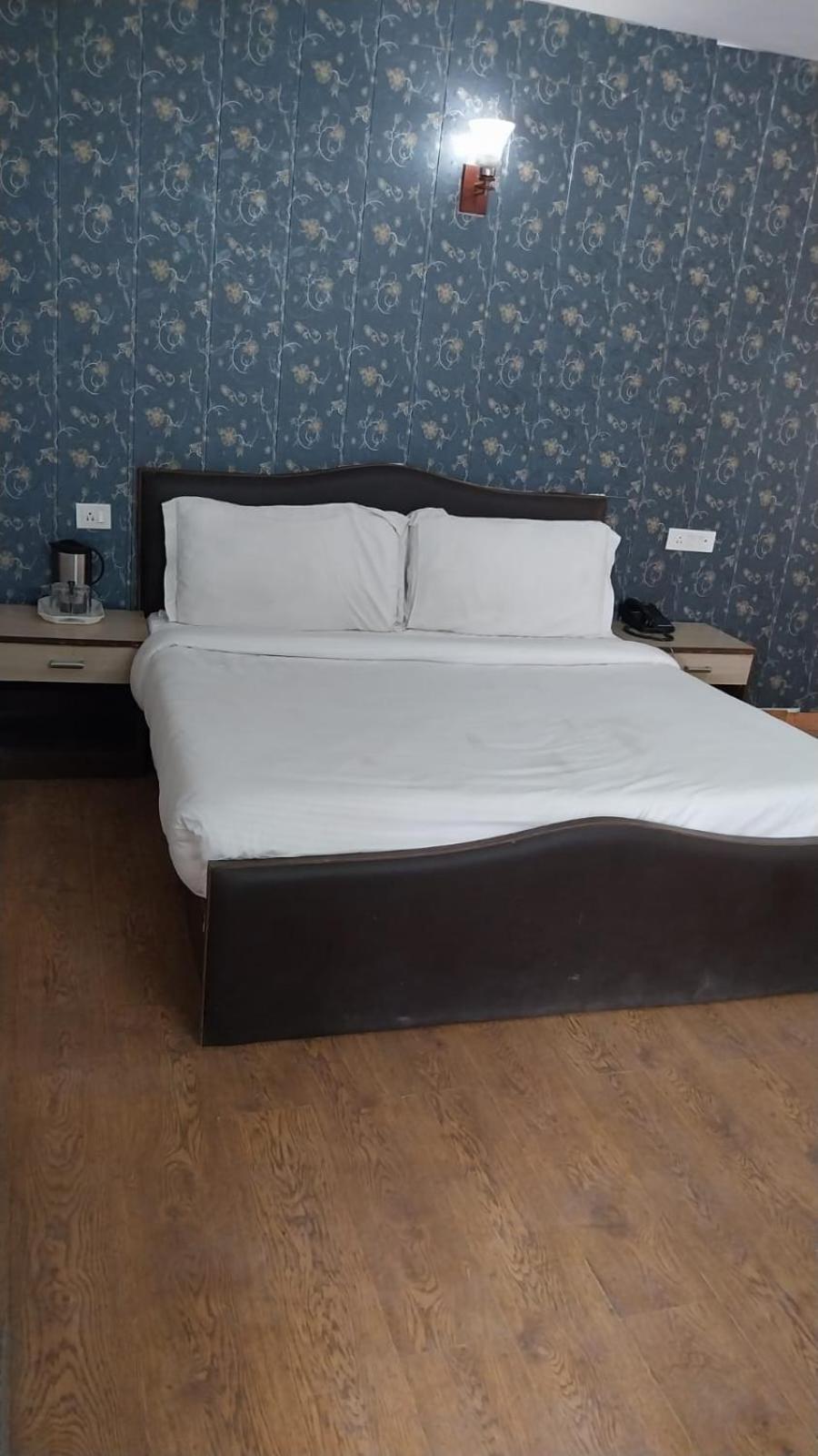 The Royal Grand, Manali Hotel Jagatsukh Екстериор снимка