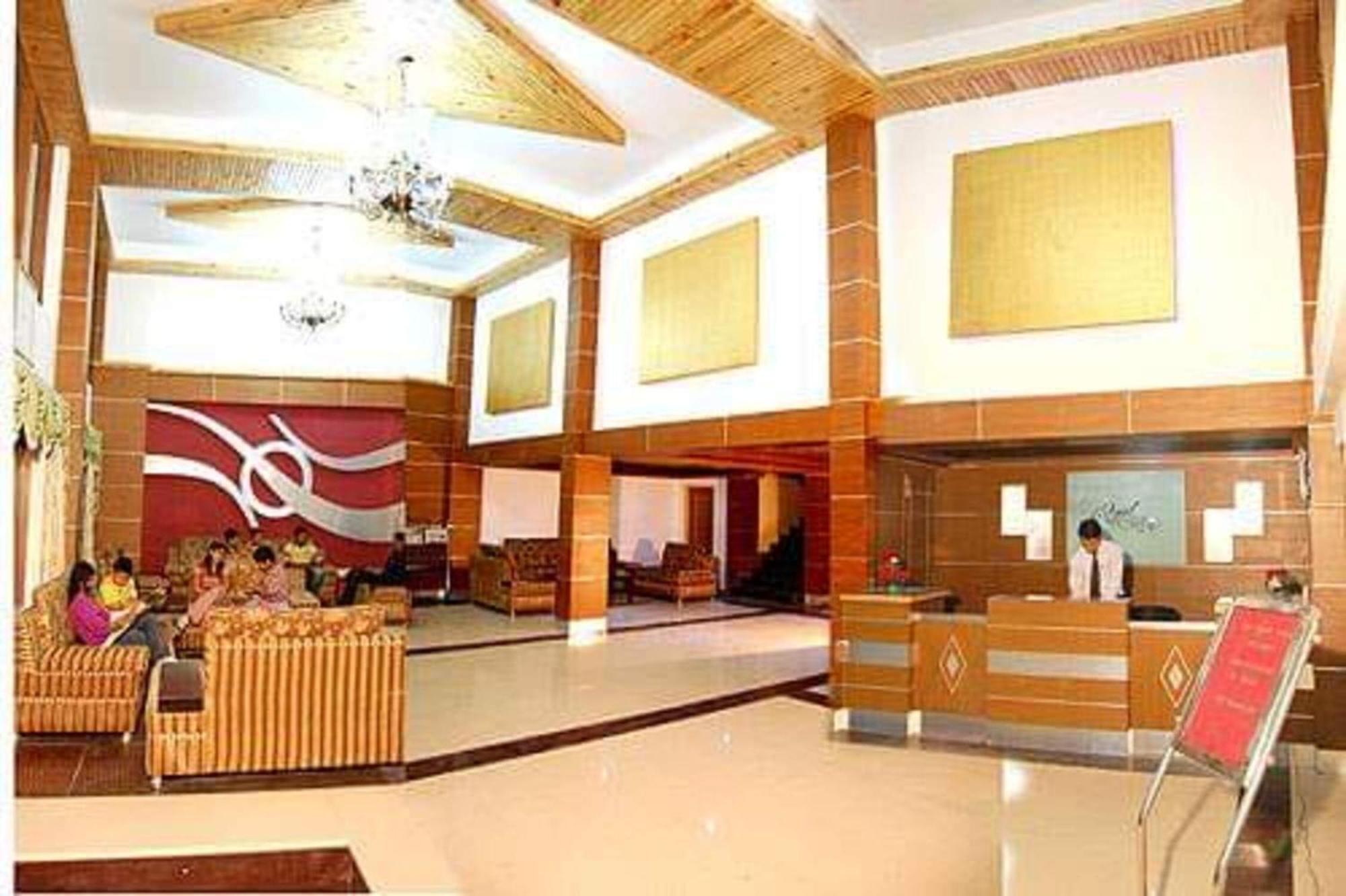 The Royal Grand, Manali Hotel Jagatsukh Екстериор снимка
